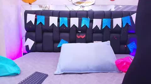 Aura  online show from 09.30.25