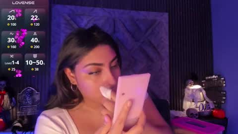 GABRIELA LOPEZ online show from 10.07.25