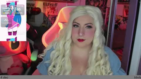 Snapshot of canndy_new chatting on 12.18.25 Canndyy Daniela online show from 12.18.25