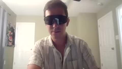 Snapshot of captain_chris8 chatting on 10.11.25 captain_chris8 online show from 10.11.25