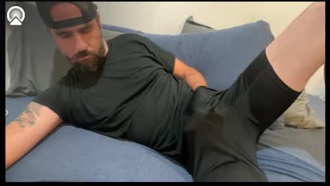 Snapshot of captnblackbeard chatting on 10.19.25 captnblackbeard online show from 10.19.25