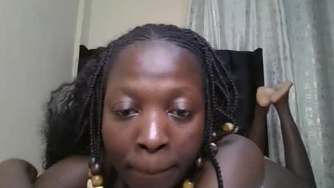 Snapshot of caramel_babyy chatting on 10.12.25 caramel_babyy online show from 10.12.25