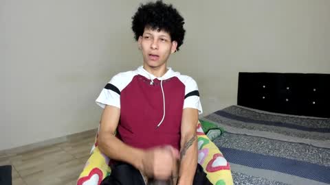 Snapshot of cardrey05 chatting on 02.05.25 Carlos and Cristian online show from 02.05.25