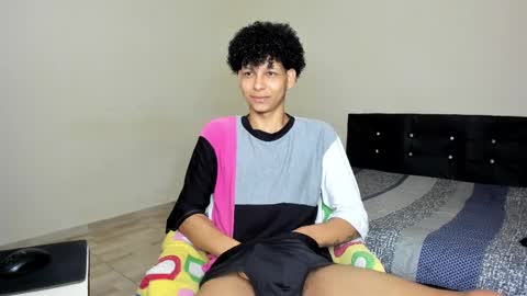 Snapshot of cardrey05 chatting on 02.21.25 Carlos and Cristian online show from 02.21.25