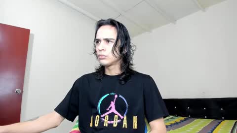 Snapshot of cardrey05 chatting on 03.04.25 Carlos and Cristian online show from 03.04.25