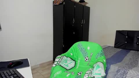 Carlos and Cristian  online show from 10.22.25