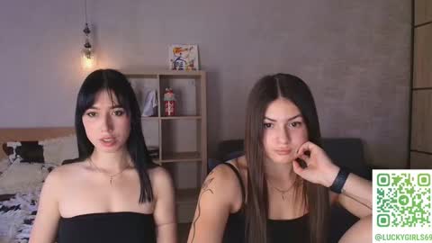 Snapshot of caressyourself chatting on 09.22.25 caressyourself online show from 09.22.25