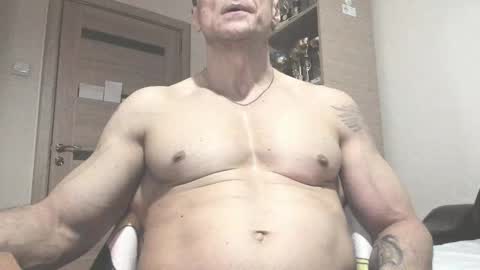 Snapshot of carin_the_body chatting on 09.17.25 Laz online show from 09.17.25