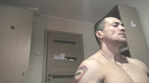 Snapshot of carin_the_body chatting on 09.27.25 Laz online show from 09.27.25