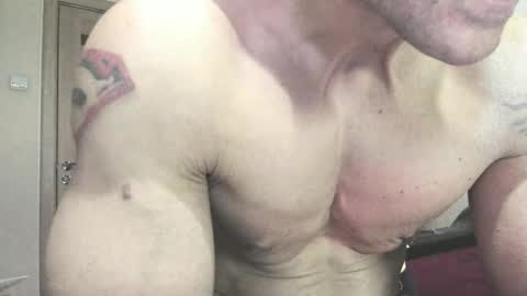 Snapshot of carin_the_body chatting on 10.07.25 Laz online show from 10.07.25