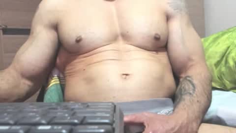 Snapshot of carin_the_body chatting on 10.22.25 Laz online show from 10.22.25