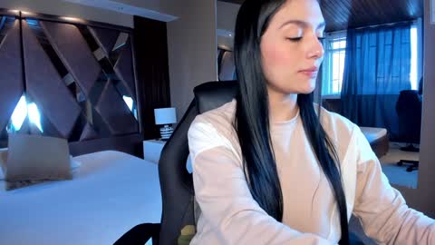 Carina online show from 12.18.24