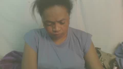 carinesexy69 online show from 10.14.25