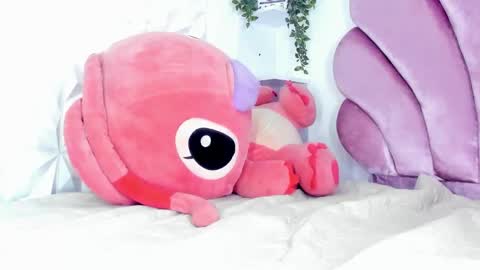 carla_leee online show from 10.14.25