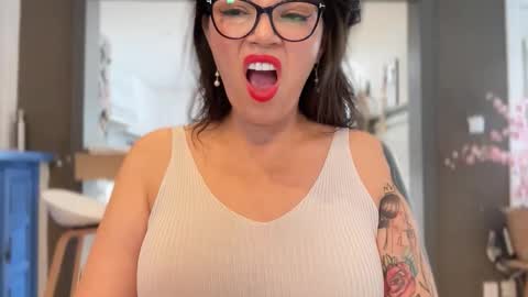 Carla Connor online show from 10.10.25