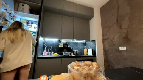 iwantcarla online show from 02.21.25