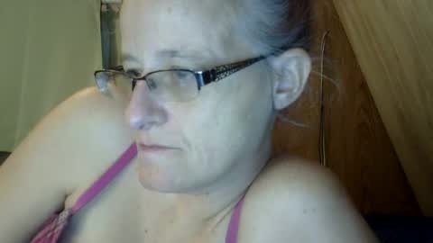 carleeswoman08 online show from 02.14.25