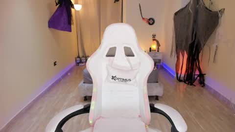 Alejandra online show from 10.15.25