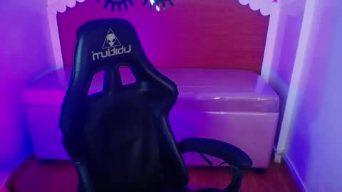 CARLYE   online show from 10.01.25