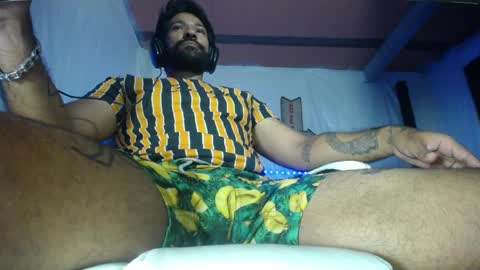 carlo yates  thx for help me to reach 100 thumps up online show from 05.23.26