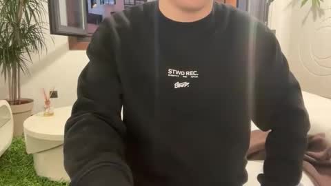 Snapshot of carlos_owen chatting on 10.24.25 carlos_owen online show from 10.24.25