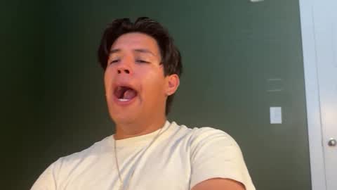 Snapshot of carlosjosecb2 chatting on 10.21.25 carlosjosecb2 online show from 10.21.25