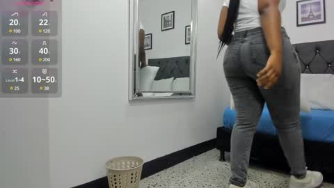 Snapshot of carlota_swan chatting on 12.09.24 carlota online show from 12.09.24