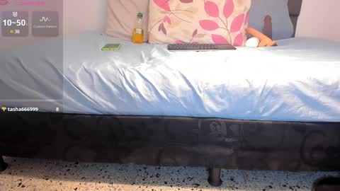 Snapshot of carlota_swan chatting on 01.18.25 carlota online show from 01.18.25