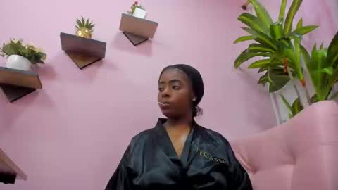 Snapshot of carlota_swan chatting on 03.11.25 carlota online show from 03.11.25