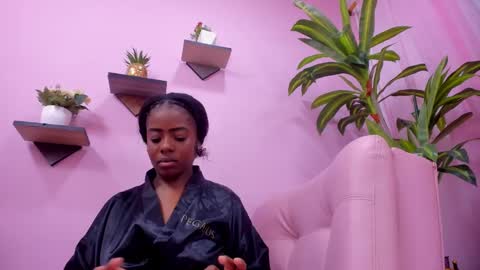 Snapshot of carlota_swan chatting on 03.12.25 carlota online show from 03.12.25