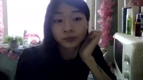 CarlyJoy online show from 11.01.25