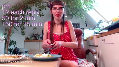 Carly Pearls online show from 02.09.25