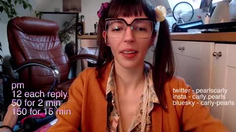 Carly Pearls online show from 03.02.25