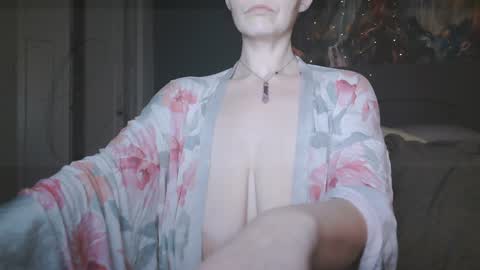 Carly Smiles online show from 12.27.24