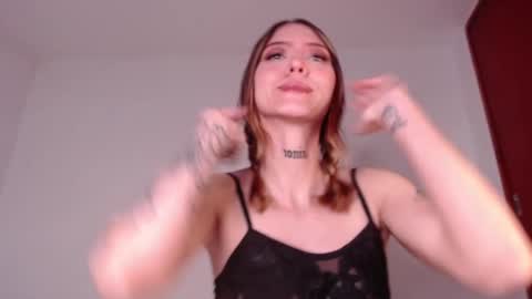 Snapshot of carmennrusso chatting on 03.12.25 carmennrusso online show from 03.12.25