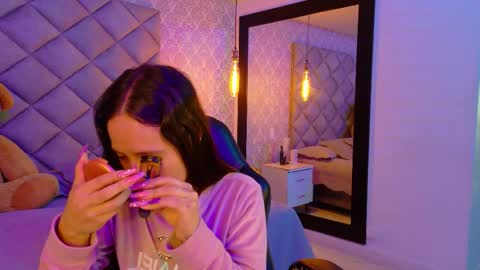 caro_adams1 online show from 11.22.25