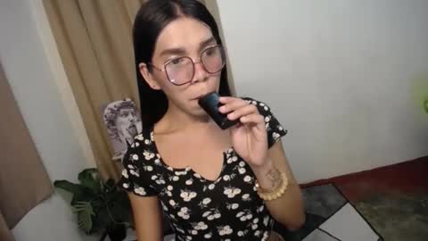 Carolina online show from 01.05.25