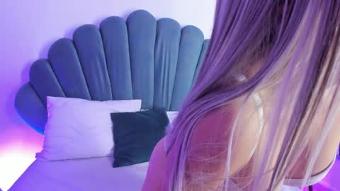 Carolain online show from 09.26.25