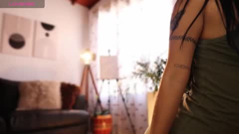 Snapshot of carolart chatting on 01.21.25 carolart online show from 01.21.25