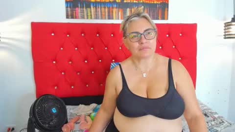 Snapshot of carolinacrus01 chatting on 09.22.25 Carolina online show from 09.22.25