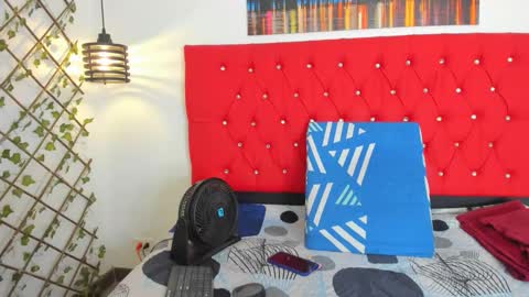 Snapshot of carolinacrus01 chatting on 09.25.25 Carolina online show from 09.25.25