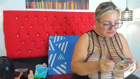 Snapshot of carolinacrus01 chatting on 10.17.25 Carolina online show from 10.17.25