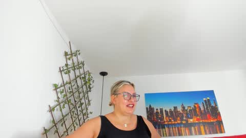 Snapshot of carolinacrus01 chatting on 10.19.25 Carolina online show from 10.19.25