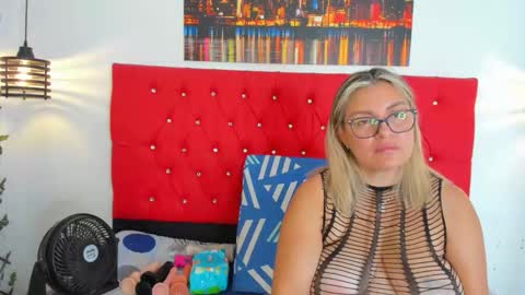 Snapshot of carolinacrus01 chatting on 10.30.25 Carolina online show from 10.30.25