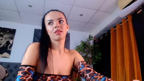 Snapshot of carolinapetra chatting on 02.05.26 Mellany online show from 02.05.26