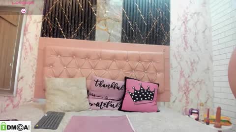 caroline daring online show from 11.20.25