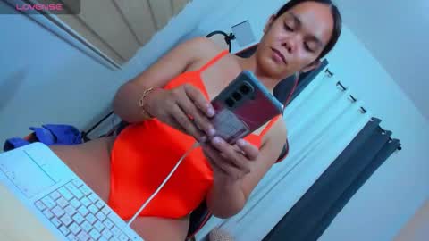 caroline_east online show from 11.22.25