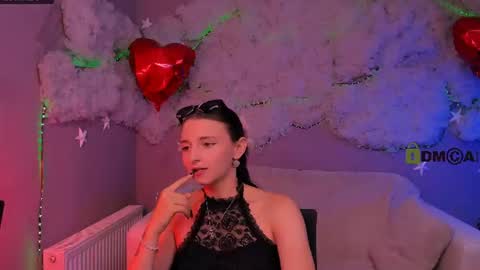 Caroline online show from 07.16.26