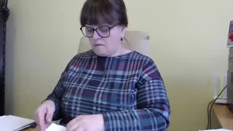 Snapshot of carolinedream_ chatting on 02.04.25 CarolineDream online show from 02.04.25