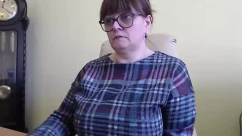 Snapshot of carolinedream_ chatting on 02.04.25 CarolineDream online show from 02.04.25